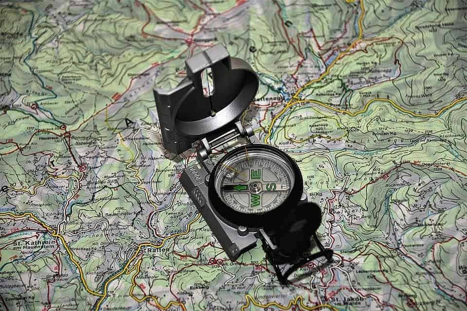 Tiny Life-Saving Tools (5) A Compass and a Topographic Map