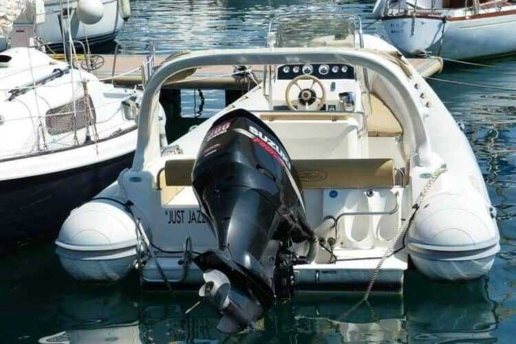 Outboard vs Inboard Motor Which Is Right for Your Boat? Hiking Gear Lab