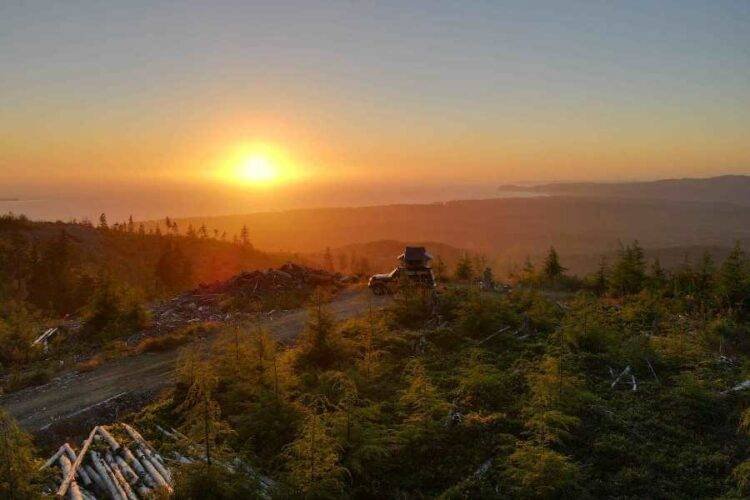 Essential Accessories for a Roof Top Tent 1 Essential Accessories for a Rooftop Tent